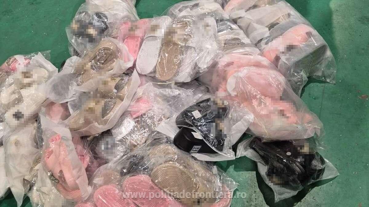 Bunuri susceptibile a fi contrafăcute descoperite în bagajele unei femei, în PTF Siret