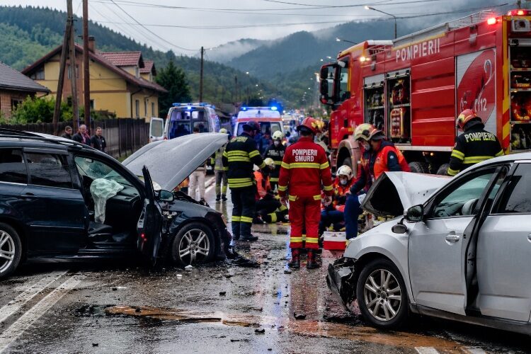 Accident grav în Borșa: Nouă persoane, printre care doi copii, au ajuns la spital după o coliziune între două mașini
