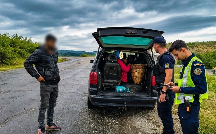 politisti-romi-cai-ponorata