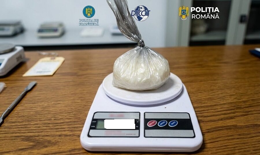 Prins în flagrant cu peste 200 de grame de droguri de mare risc. Arestat preventiv pentru 30 de zile