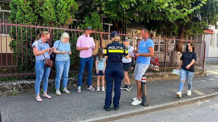 Polițiștii și jandarmii maramureșeni, alături de copii și părinți la cea de-a doua probă a Evaluării Naționale