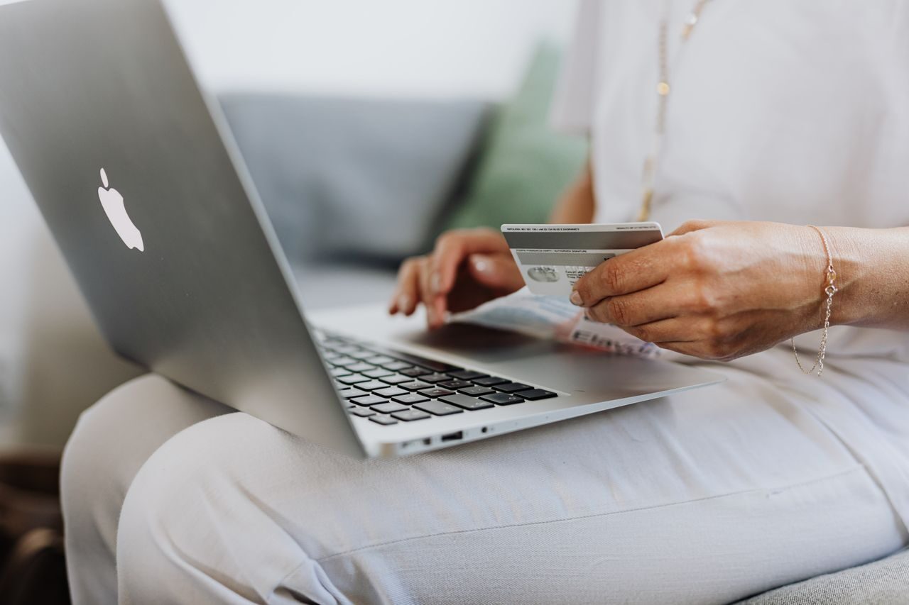 Cum verifici dacă un IFN e de încredere înainte să iei un credit online: checklist detaliat cu sfaturi de la specialiști