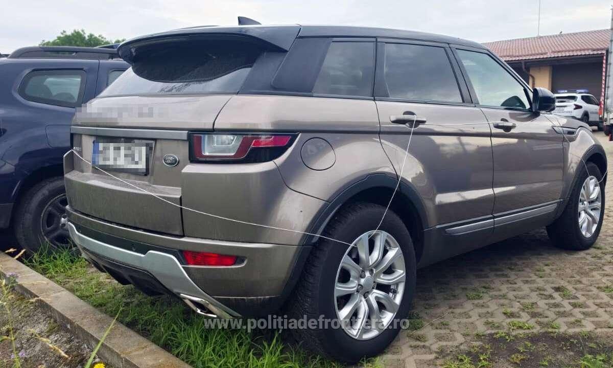 Polițiștii de frontieră au indisponibilizat două autoturisme căutate de autoritățile din Italia