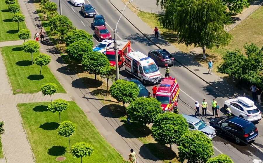Accident grav pe strada George Coșbuc din Baia Mare: Trei persoane au ajuns la spital după un impact frontal