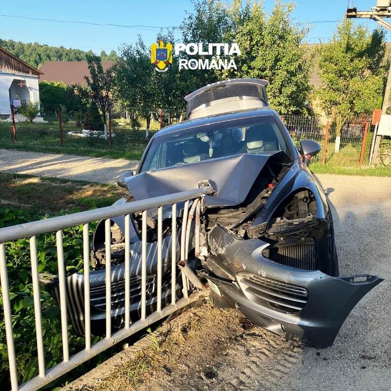 CA-N FILME ÎN MARAMUREȘ! Șofer beat, urmărit de polițiști după ce a gonit cu 107 km/h prin Câmpulung la Tisa. Cursa s-a încheiat într-un pod