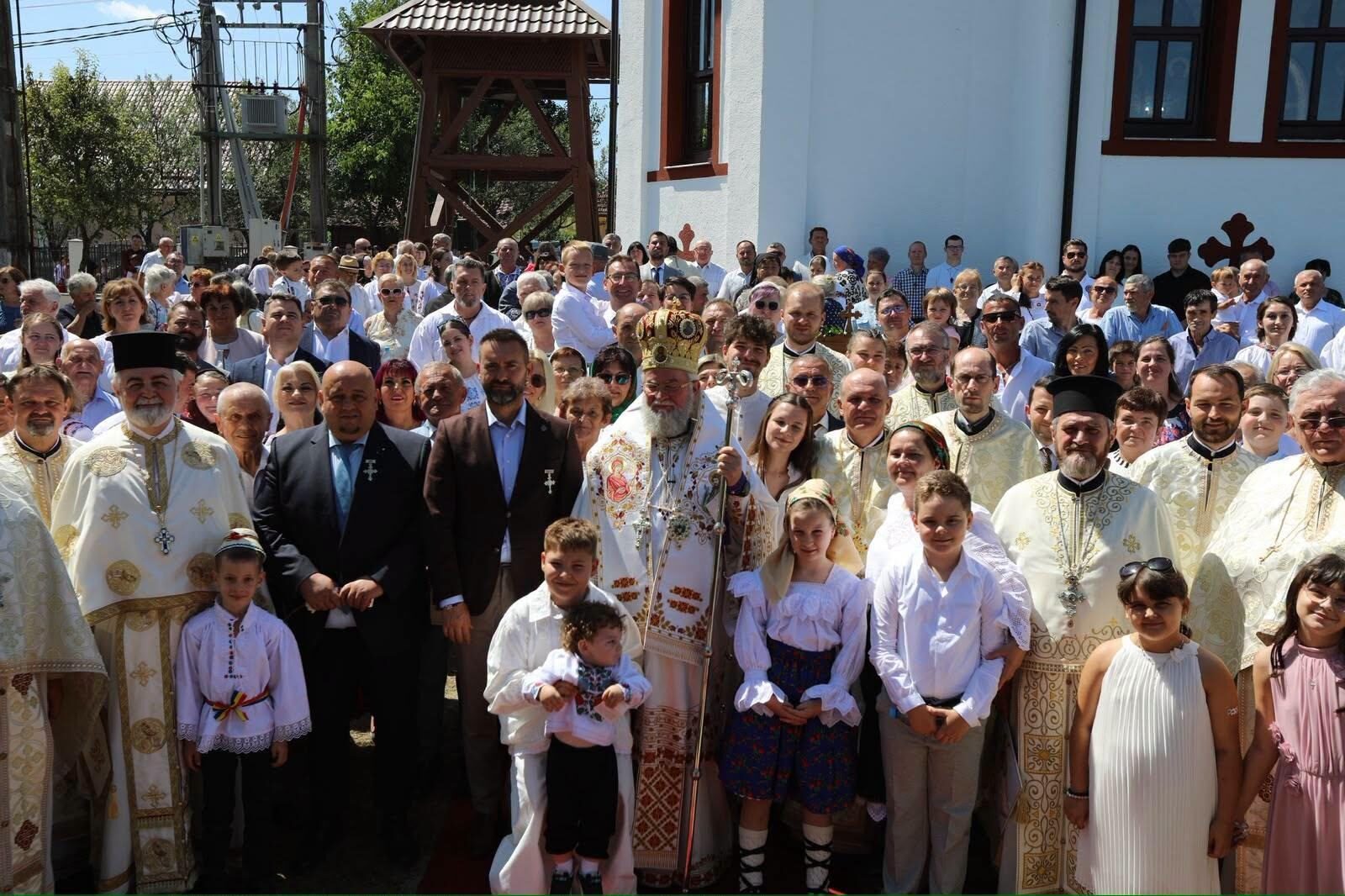 Târnosirea bisericii din Tămășești, comuna Ariniș
